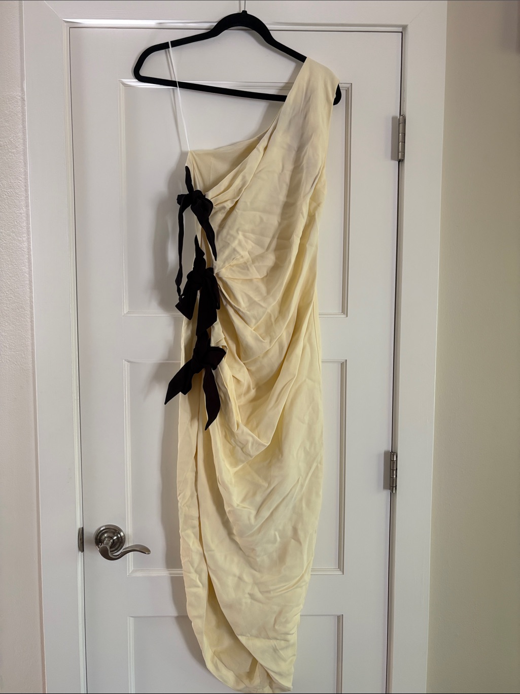 Helsa The Seline Dress With Bows In Yellow & Black — image 5 of 8